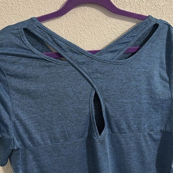 Kimmery- blue moisture wi king work out top- 2XL - Picture 5 of 6